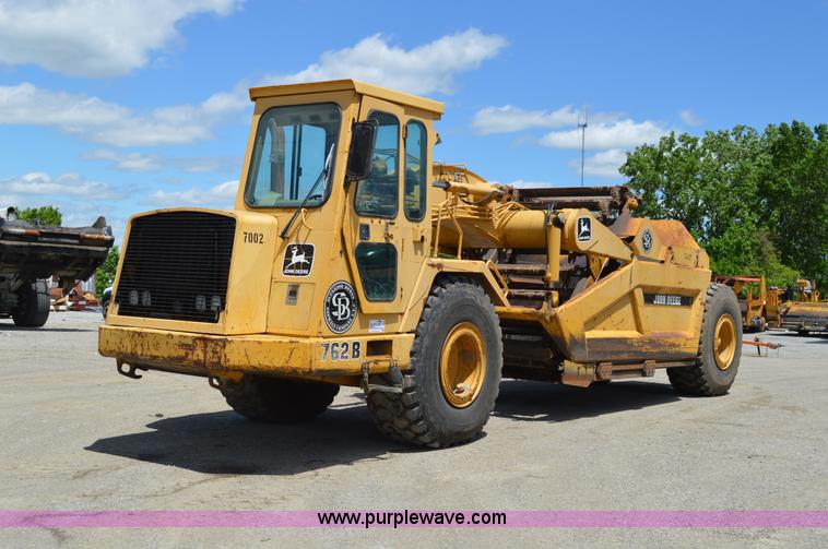 image for item I4526 1996 John Deere 762B elevating scraper