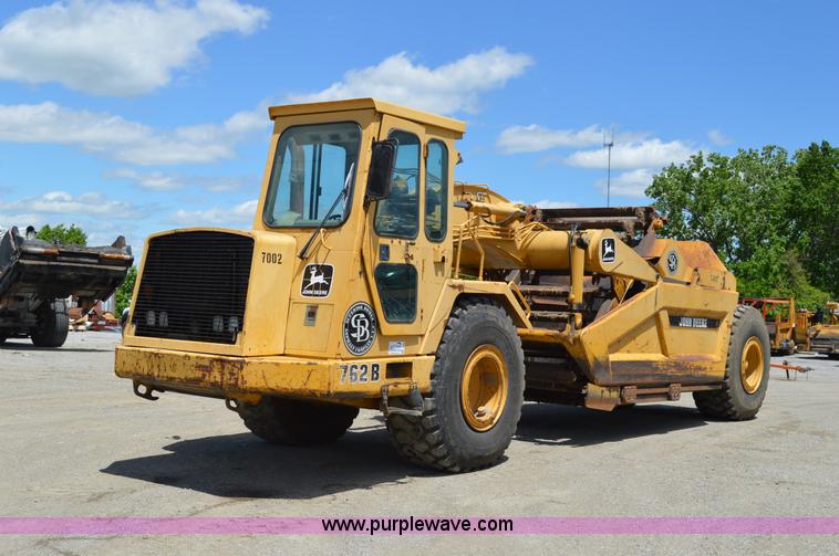 image for item I4526 1996 John Deere 762B elevating scraper