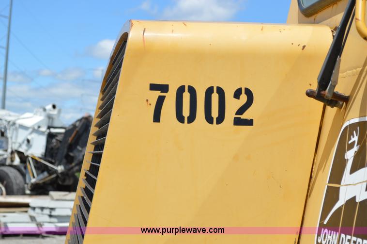 image for item I4526 1996 John Deere 762B elevating scraper