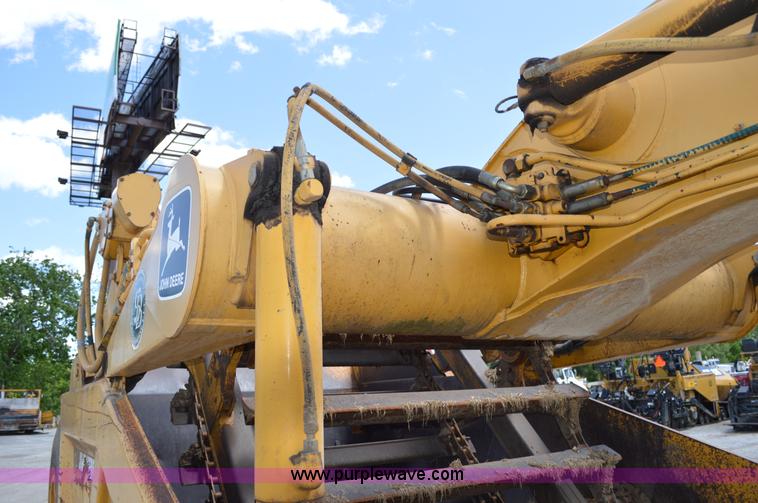 image for item I4526 1996 John Deere 762B elevating scraper