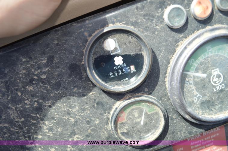 image for item I4526 1996 John Deere 762B elevating scraper