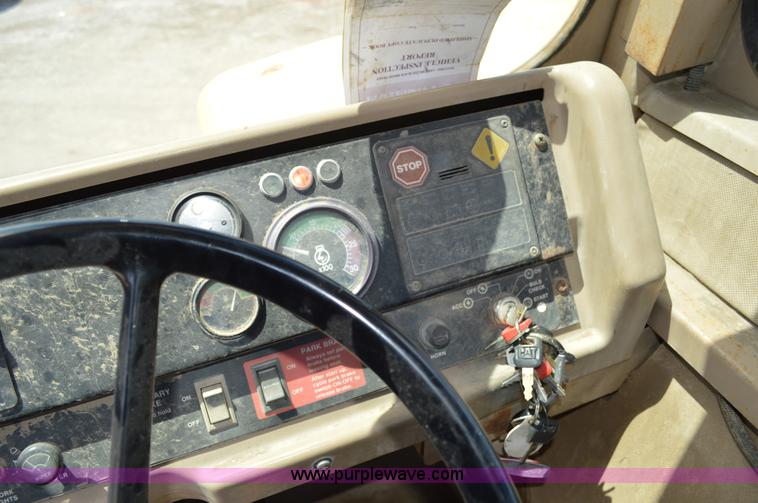 image for item I4526 1996 John Deere 762B elevating scraper