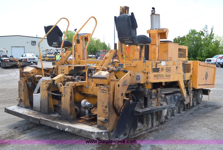 image for item I4527 1999 Blaw-Knox PF-5510 paving machine