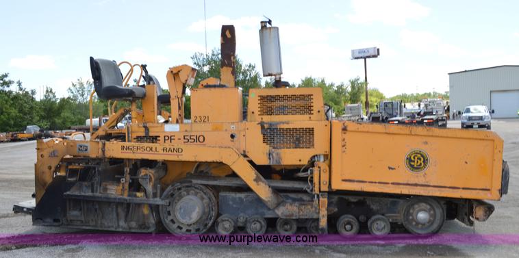 image for item I4527 1999 Blaw-Knox PF-5510 paving machine