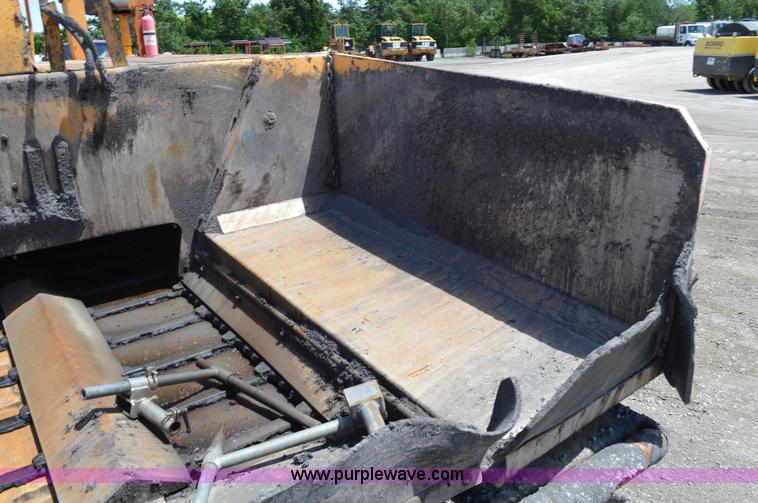 image for item I4527 1999 Blaw-Knox PF-5510 paving machine