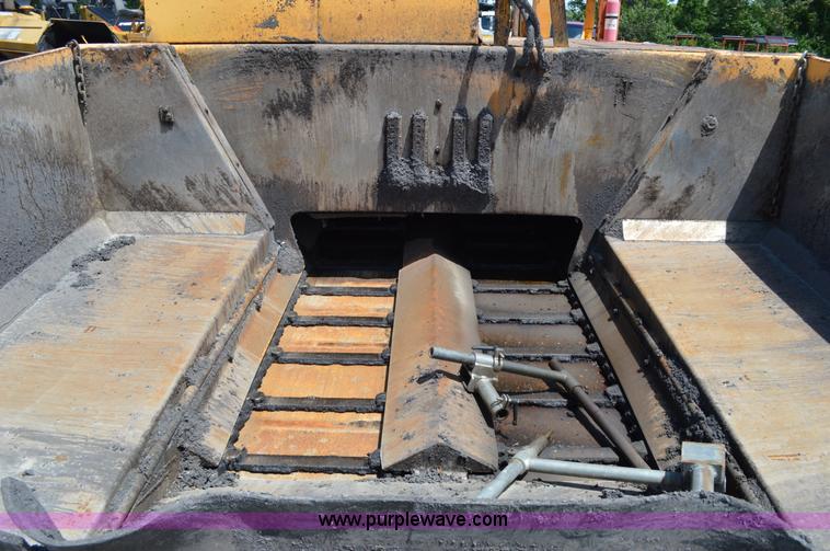 image for item I4527 1999 Blaw-Knox PF-5510 paving machine