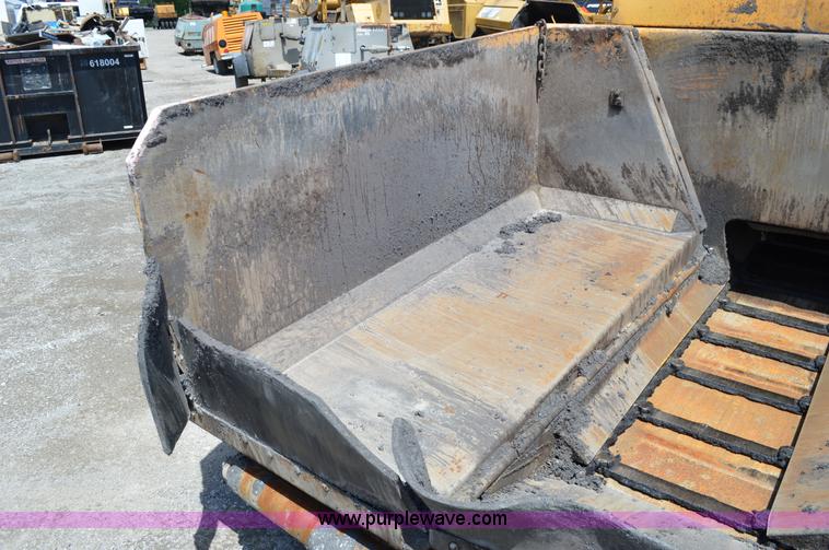 image for item I4527 1999 Blaw-Knox PF-5510 paving machine