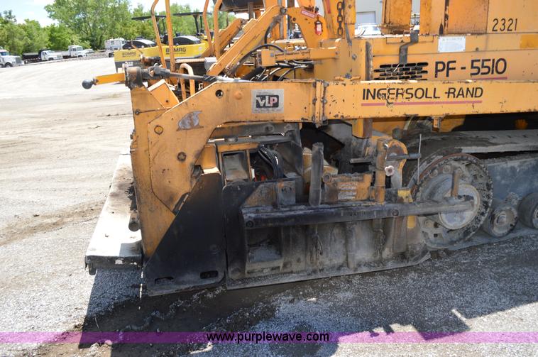 image for item I4527 1999 Blaw-Knox PF-5510 paving machine
