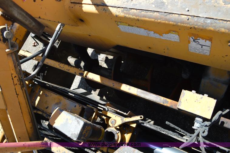 image for item I4527 1999 Blaw-Knox PF-5510 paving machine