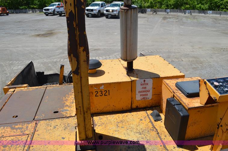 image for item I4527 1999 Blaw-Knox PF-5510 paving machine