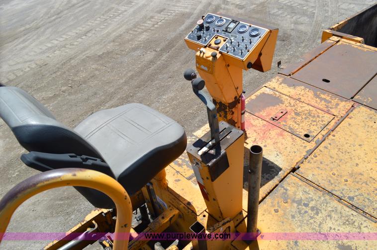 image for item I4527 1999 Blaw-Knox PF-5510 paving machine