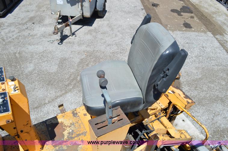 image for item I4527 1999 Blaw-Knox PF-5510 paving machine
