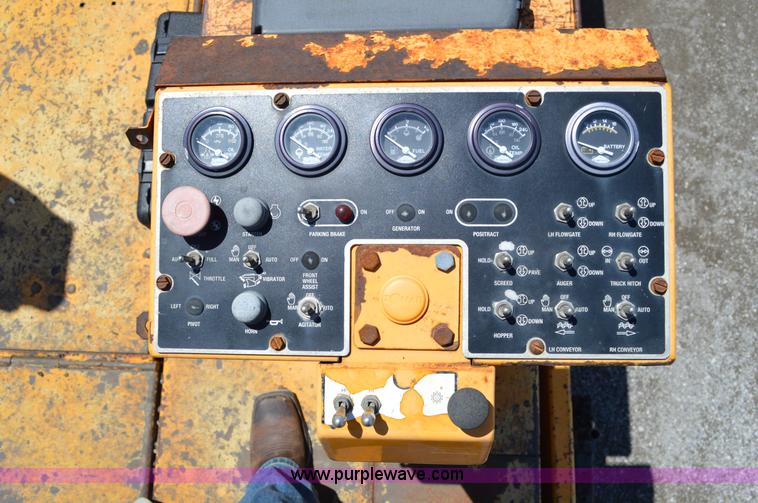 image for item I4527 1999 Blaw-Knox PF-5510 paving machine