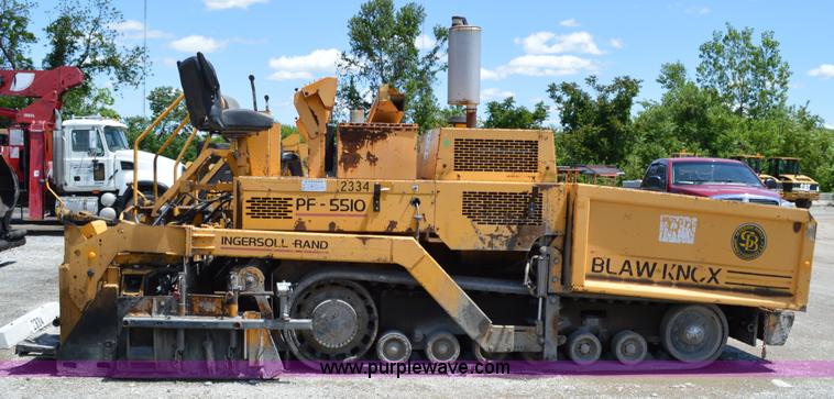 image for item I4528 2000 Blaw-Knox PF-5510 paving machine