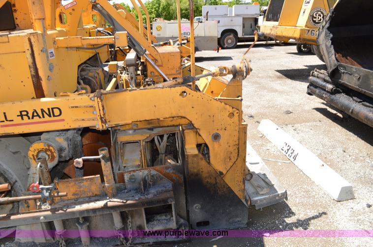image for item I4528 2000 Blaw-Knox PF-5510 paving machine