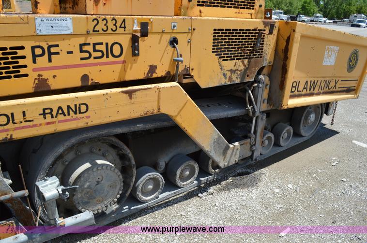 image for item I4528 2000 Blaw-Knox PF-5510 paving machine