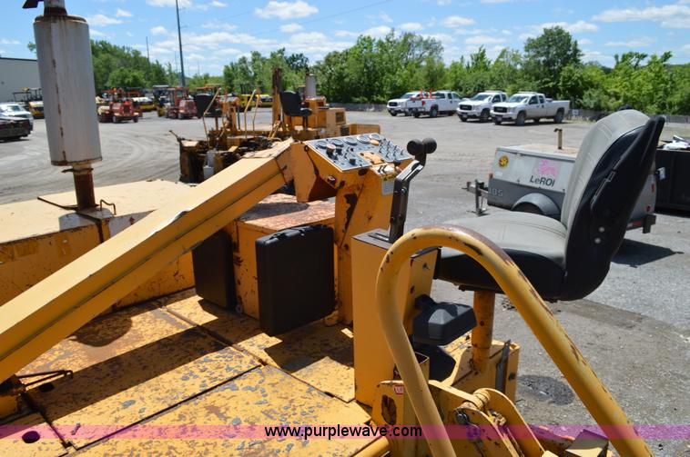 image for item I4528 2000 Blaw-Knox PF-5510 paving machine