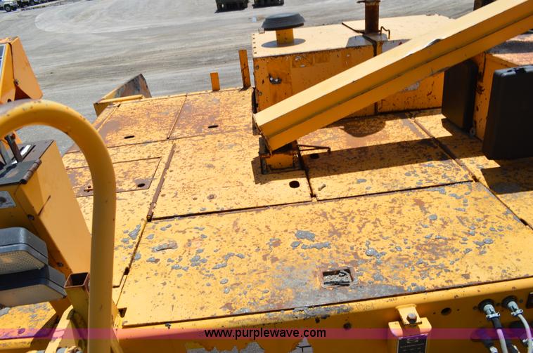 image for item I4528 2000 Blaw-Knox PF-5510 paving machine