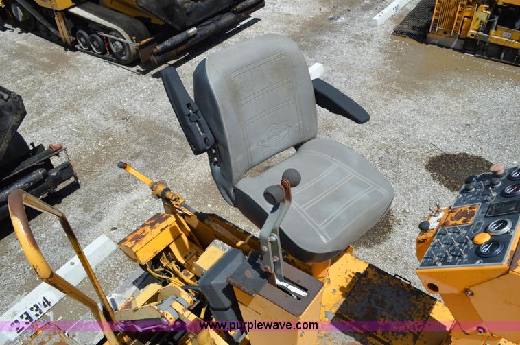 image for item I4528 2000 Blaw-Knox PF-5510 paving machine
