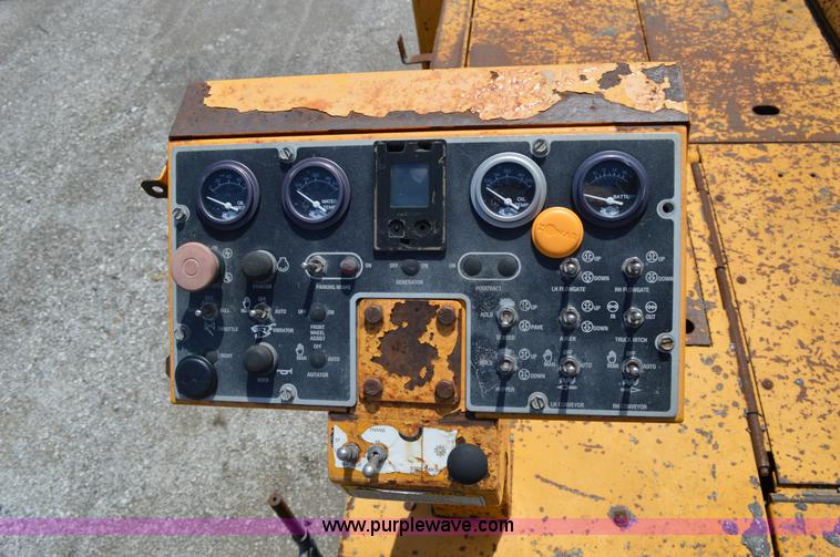 image for item I4528 2000 Blaw-Knox PF-5510 paving machine