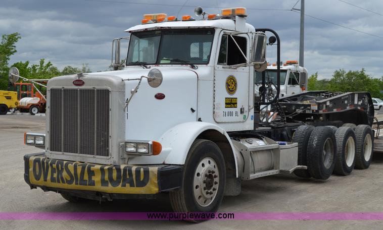 image for item I4533 1989 Peterbilt 358 semi truck
