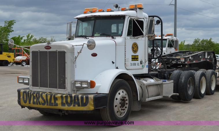 image for item I4533 1989 Peterbilt 358 semi truck