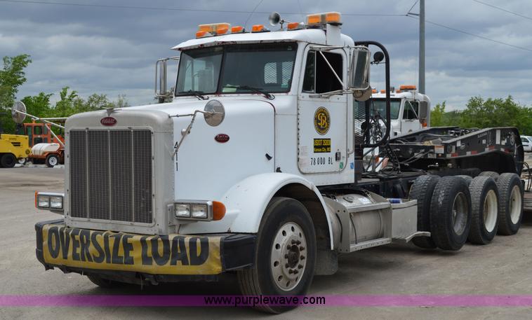 image for item I4533 1989 Peterbilt 358 semi truck