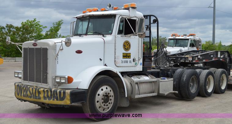 image for item I4533 1989 Peterbilt 358 semi truck