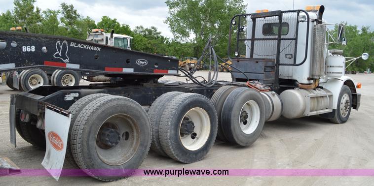 image for item I4533 1989 Peterbilt 358 semi truck