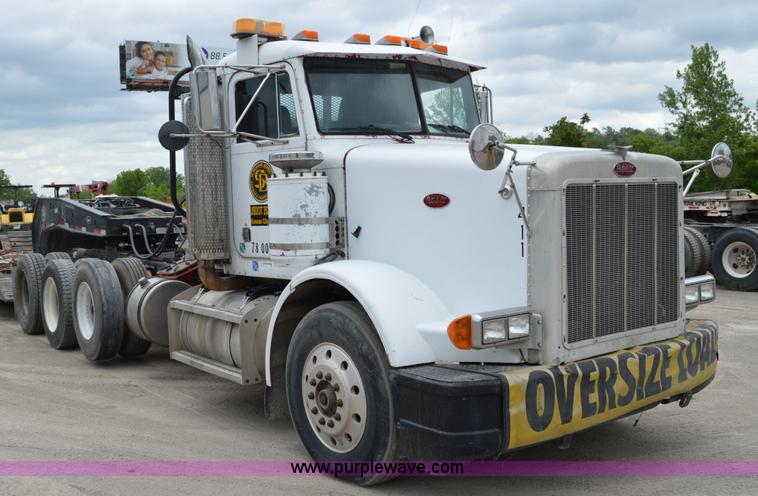 image for item I4533 1989 Peterbilt 358 semi truck