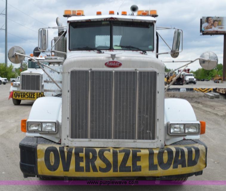 image for item I4533 1989 Peterbilt 358 semi truck