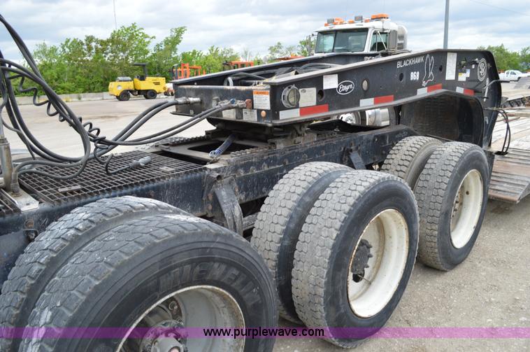 image for item I4533 1989 Peterbilt 358 semi truck