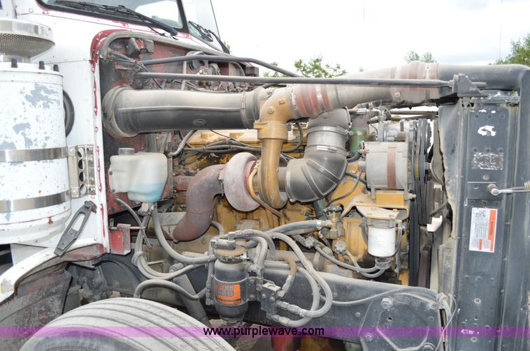 image for item I4533 1989 Peterbilt 358 semi truck