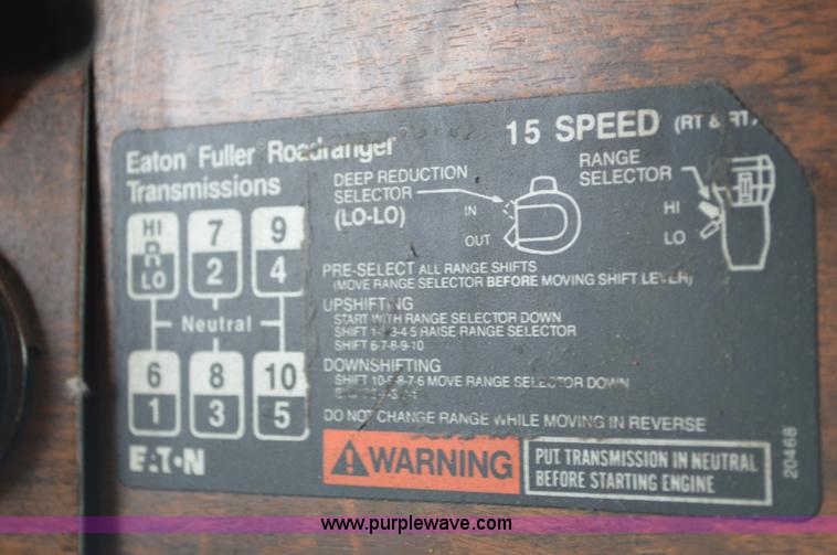 image for item I4533 1989 Peterbilt 358 semi truck