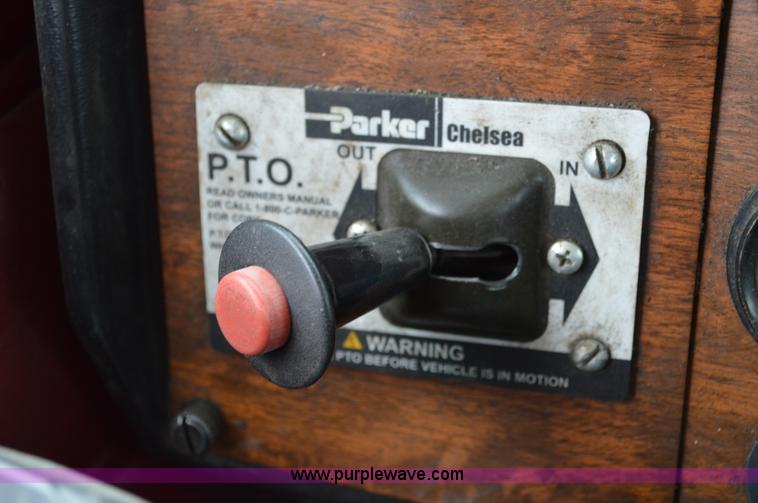 image for item I4533 1989 Peterbilt 358 semi truck