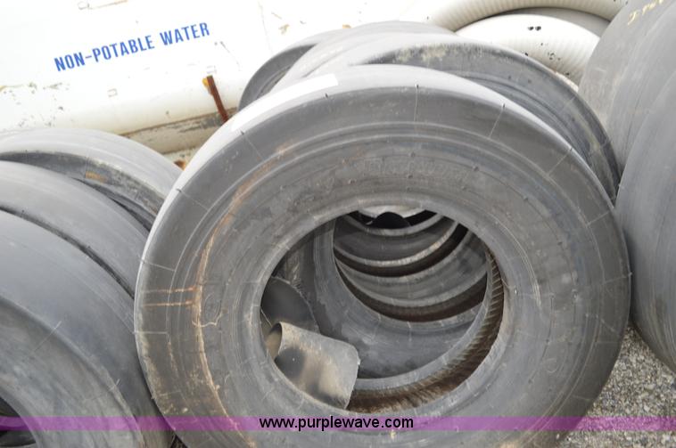 image for item I4546 (9) pneumatic roller tires