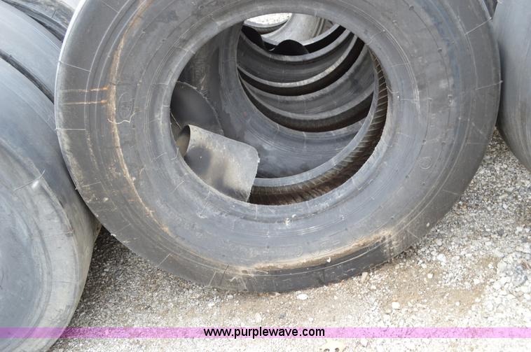 image for item I4546 (9) pneumatic roller tires