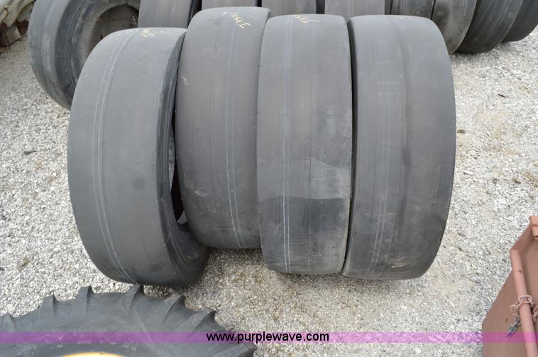 image for item I4546 (9) pneumatic roller tires