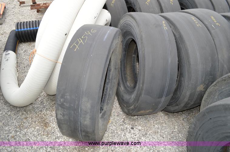 image for item I4546 (9) pneumatic roller tires