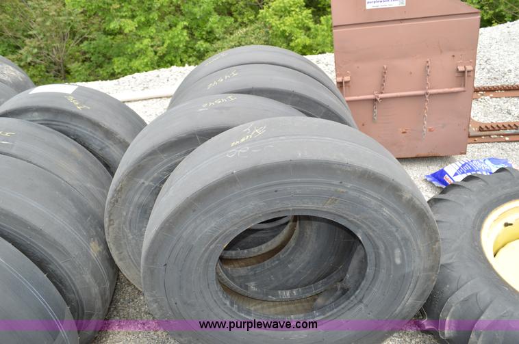 image for item I4546 (9) pneumatic roller tires