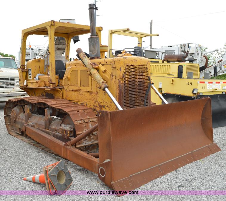 image for item I4552 1973 Caterpillar D6C dozer