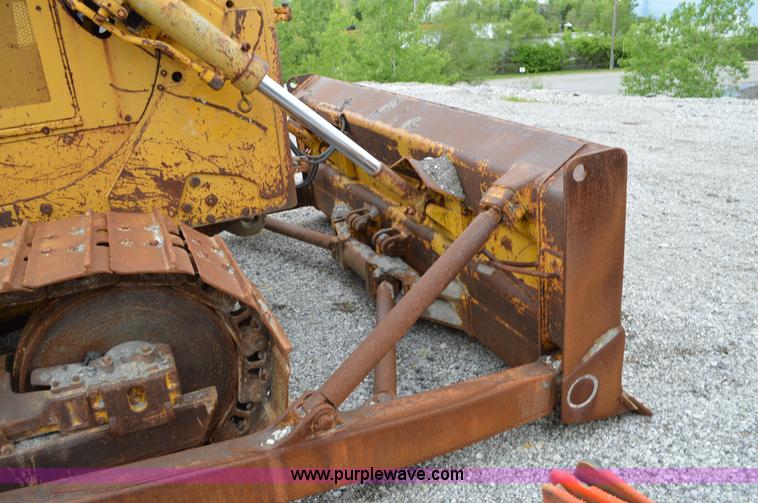 image for item I4552 1973 Caterpillar D6C dozer