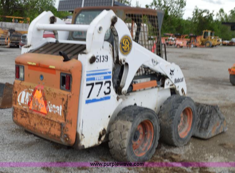 image for item I4564 2001 Bobcat 773 skid steer