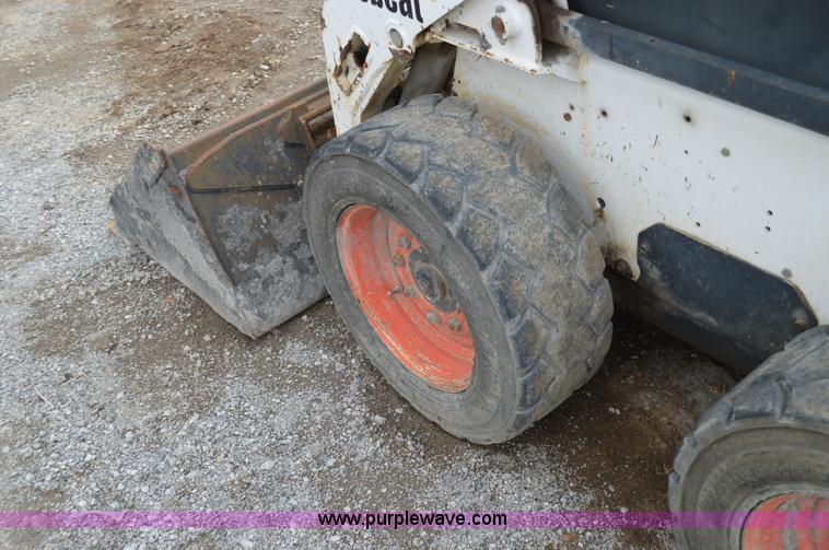image for item I4564 2001 Bobcat 773 skid steer