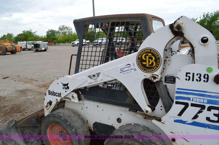image for item I4564 2001 Bobcat 773 skid steer