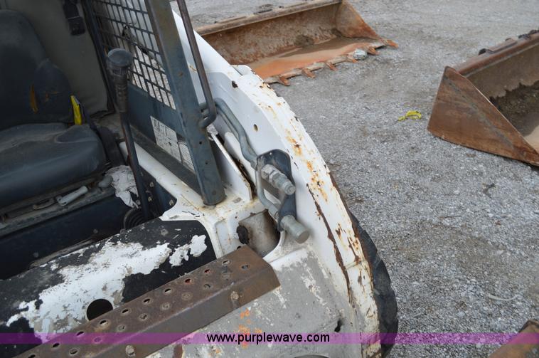 image for item I4564 2001 Bobcat 773 skid steer