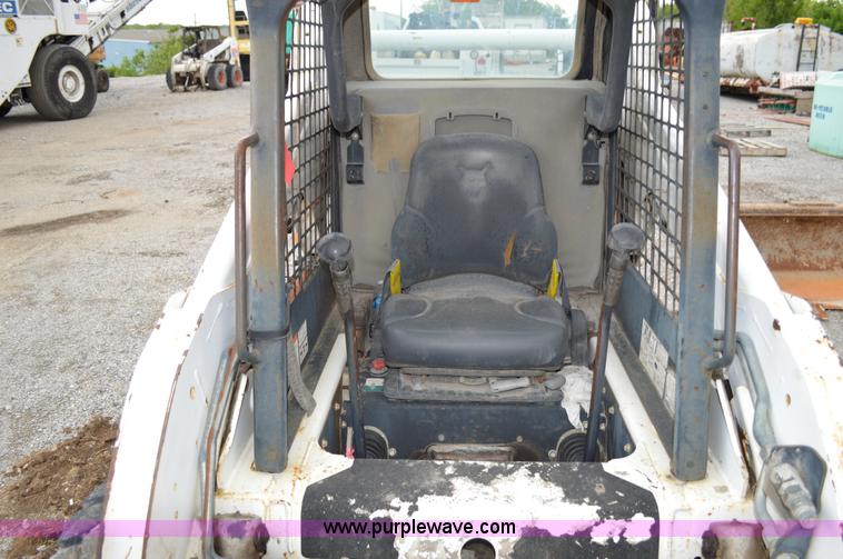 image for item I4564 2001 Bobcat 773 skid steer