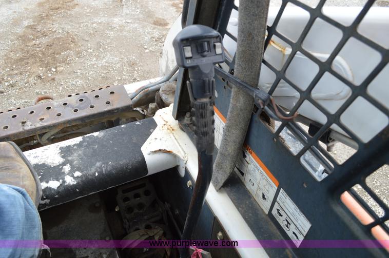 image for item I4564 2001 Bobcat 773 skid steer