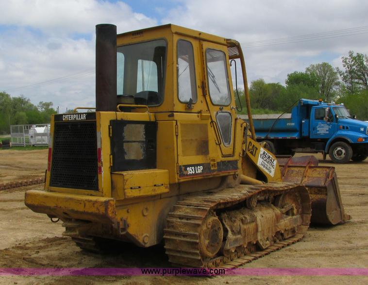 image for item J1780 1992 Caterpillar 953 LGP track loader