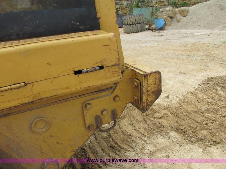 image for item J1780 1992 Caterpillar 953 LGP track loader